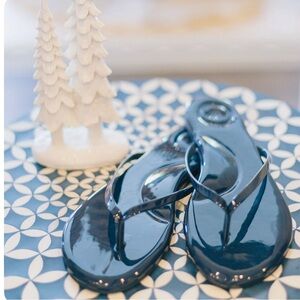 NWOT- Solei Sea Indie - Navy Patent Stylish Flip Flops